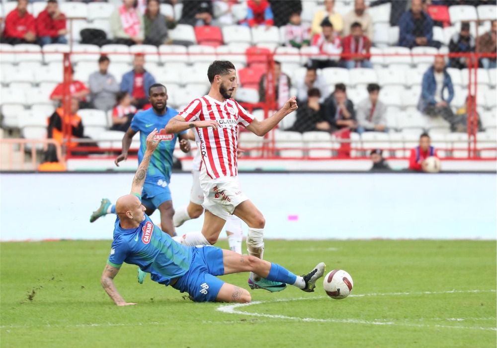 Nhận định soi kèo Antalyaspor vs Caykur Rizespor lúc 00h00 ngày 4/10/2025 nhan-dinh-soi-keo-antalyaspor-vs-caykur-rizespor-luc-00h00-ngay-4-10-2025-1