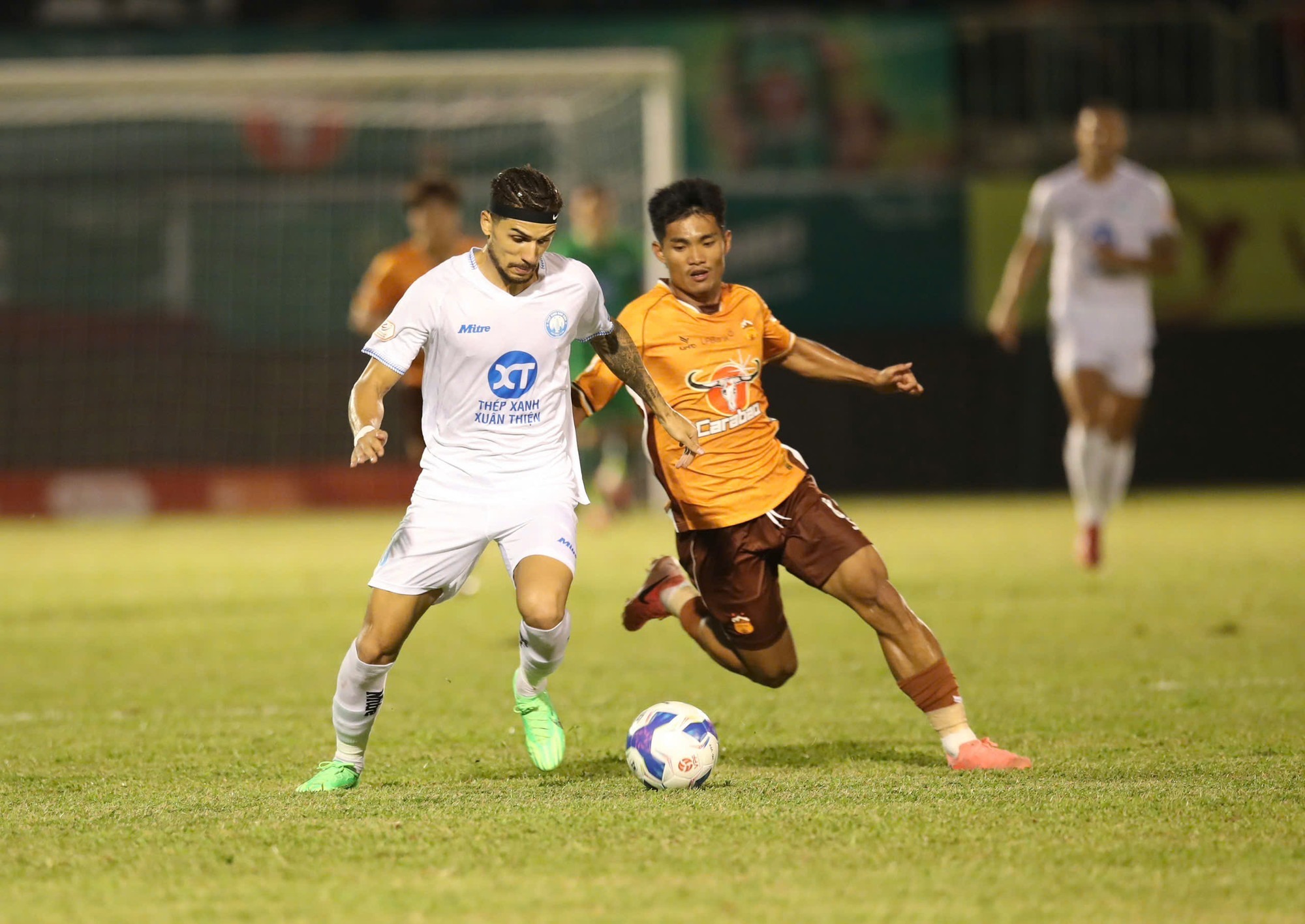 Nam Định đang rất quyết tâm để có được 3 điểm trên sân của HAGL. nhan-dinh-soi-keo-hagl-vs-nam-dinh-luc-17h00-ngay-31-10-2025-2